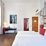 Amedia Plaza 4*