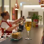 Hotel Amedia Plaza