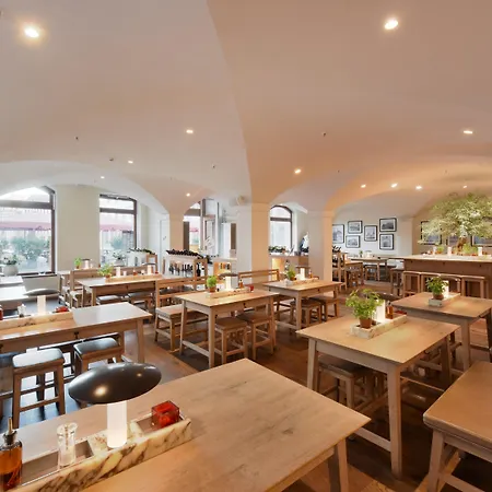 Amedia Plaza Dresden, Trademark Collection By Wyndham Szálloda