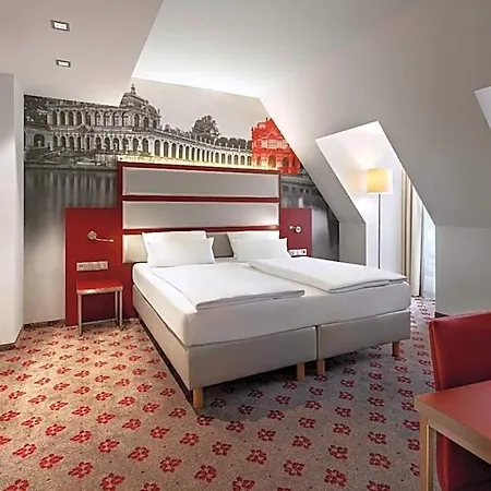 Отель Amedia Plaza 4*