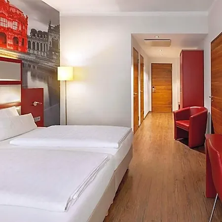 Отель Amedia Plaza 4*