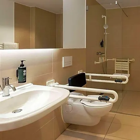 Отель Amedia Plaza Дрезден