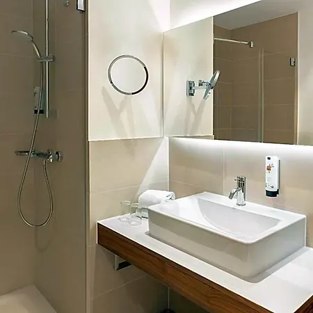 Amedia Plaza 4*