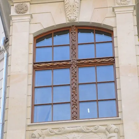 Amedia Plaza Hotel 4*